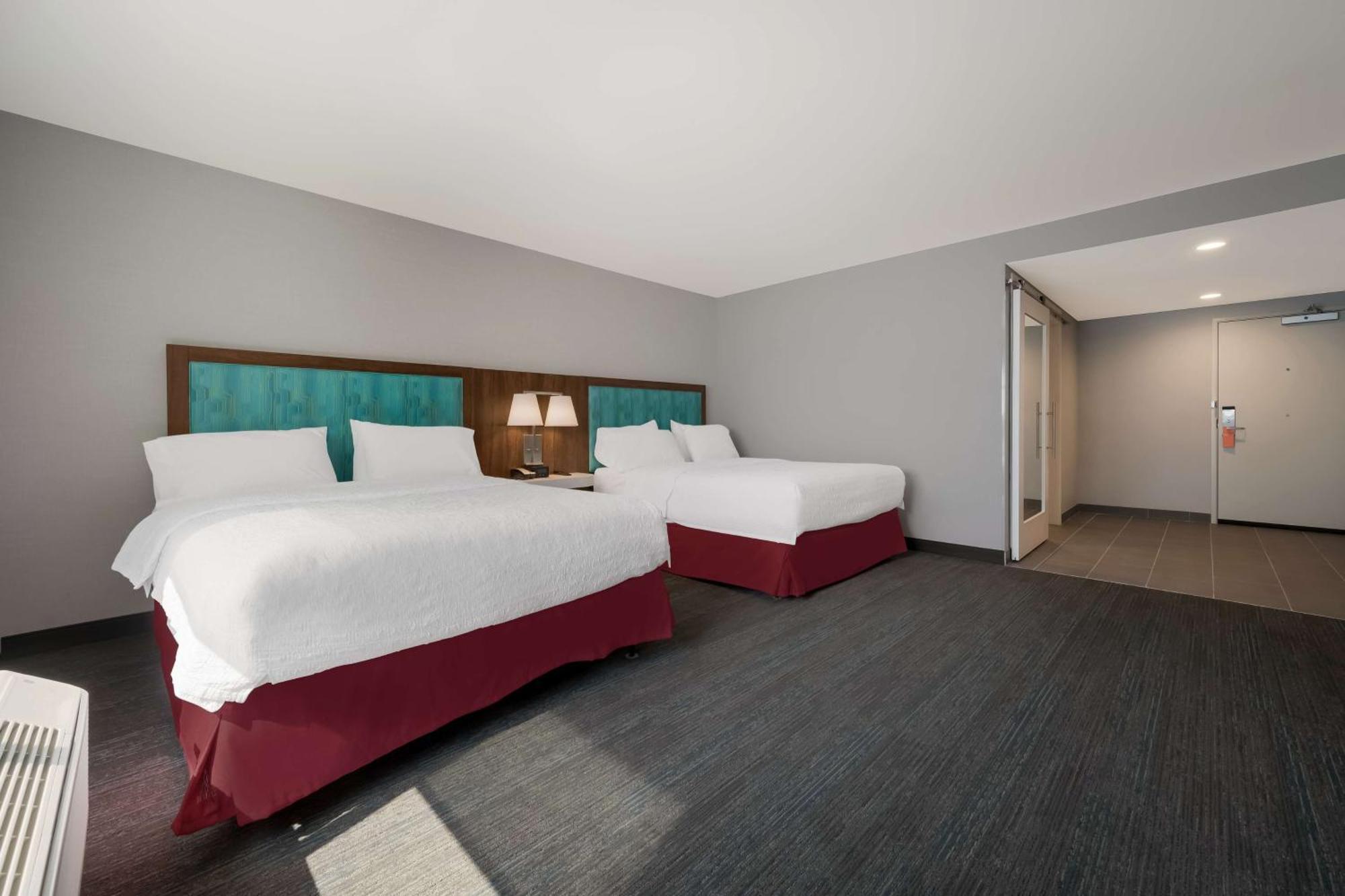 Hampton Inn By Hilton Detroit Southfield Exterior photo